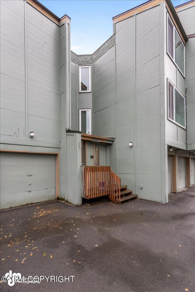 03-Front Exterior_IMG_2026_SSW