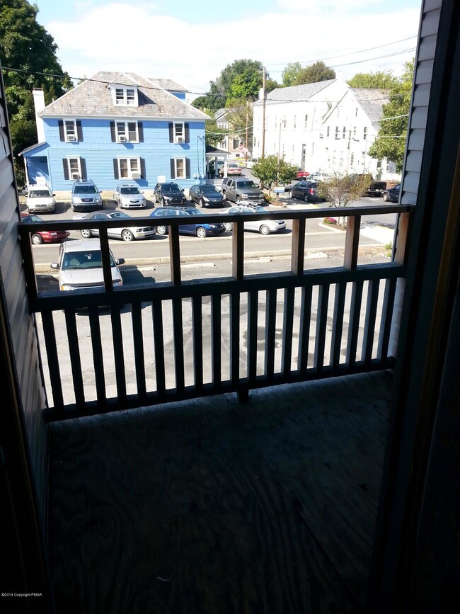 717 Monroe St unit 4, Stroudsburg, PA 18360 - photo 5