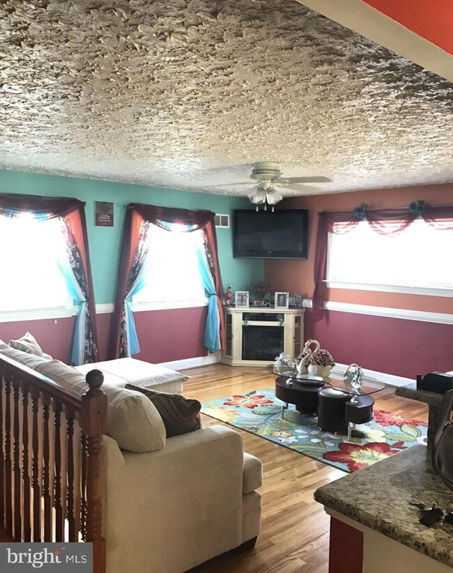 7320 Oakcrest Dr, New Carrollton, MD 20784 - photo 7