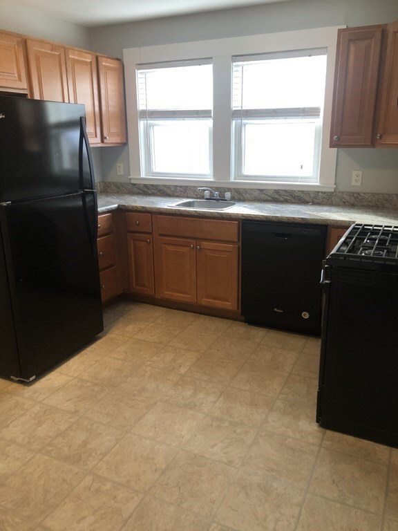 73 Sterling St unit 2, Braintree, MA 02184 - photo 2