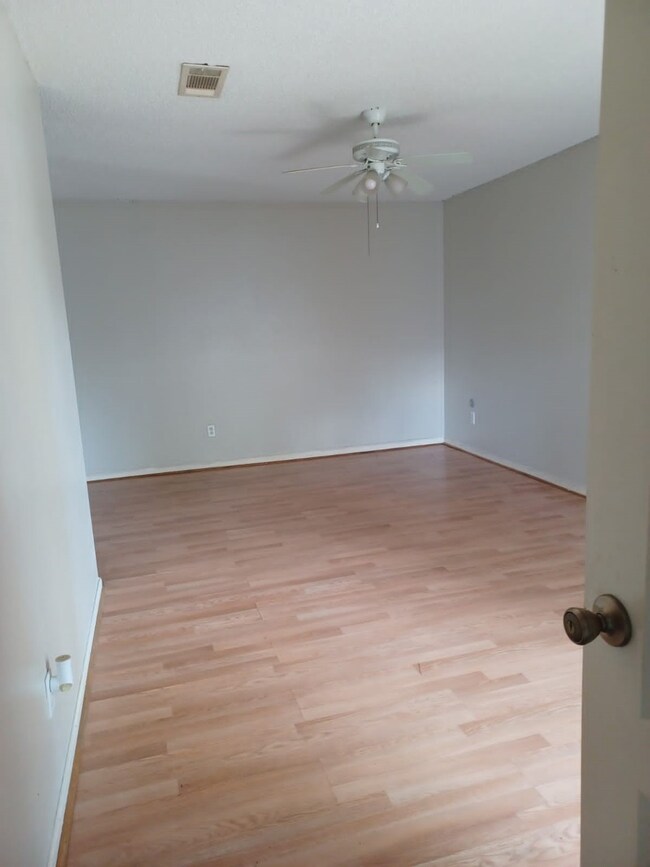 4802 Algernon Dr, Spring, TX 77373 - photo 5