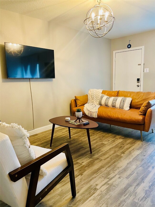 4723 Aftonshire Dr unit 13, Houston, TX 77027 - photo 4