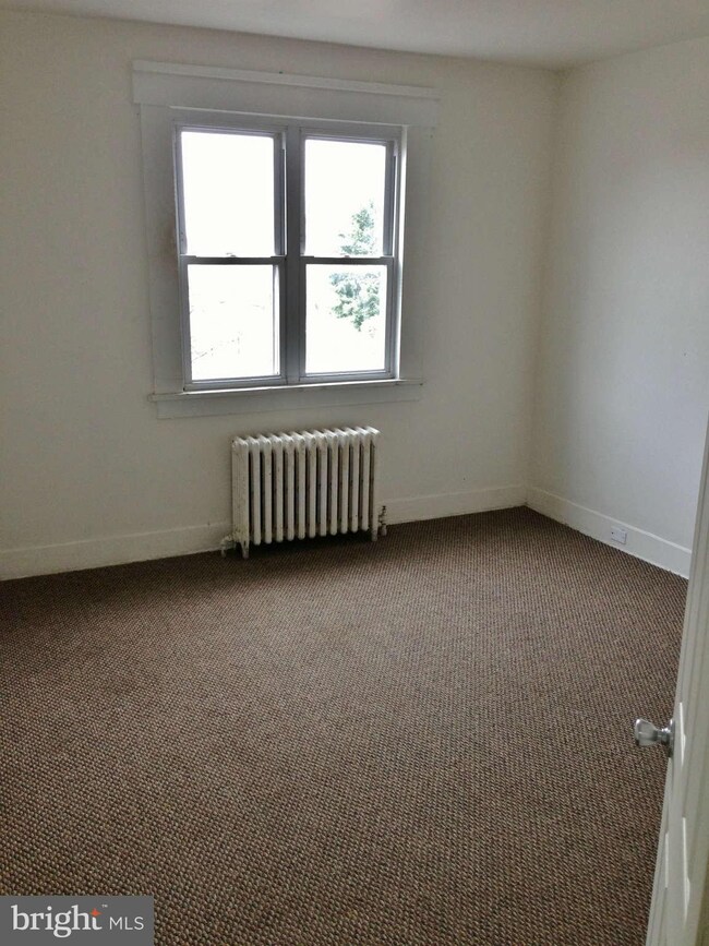 4126 Edmondson Ave, Baltimore, MD 21229 - photo 5