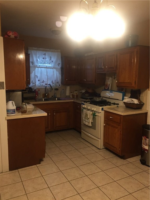 127 Verndale Ave, Providence, RI 02905 - photo 5