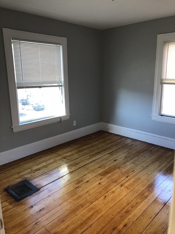 48 Crescent St unit 2, Wakefield, MA 01880 - photo 6