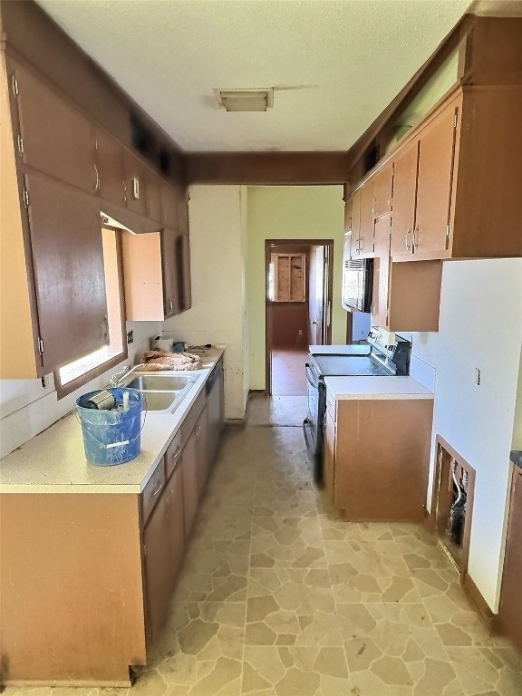 2270 26th St, Marion, IA 52302 - photo 4