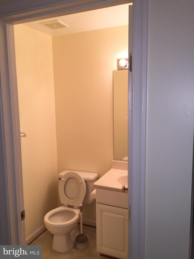 13223 Copper Cove Way, Herndon, VA 20171 - photo 3