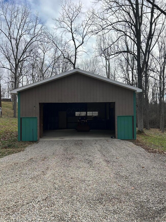 33461 Oliver Rd, Logan, OH 43138 - photo 4