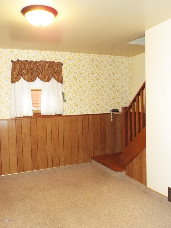Nice-sized dining room!