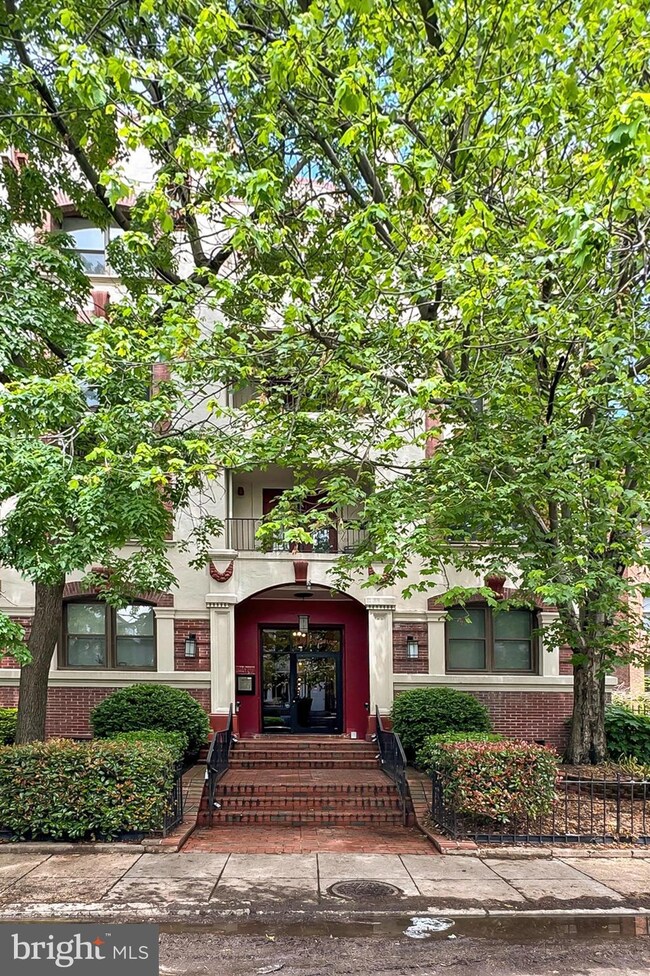 1495 Newton St NW unit 206, Washington, DC 20010 - photo 2