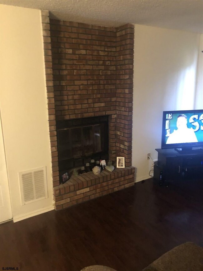 100 Shawnee Place unit 15F, Galloway, NJ 08205 - photo 4