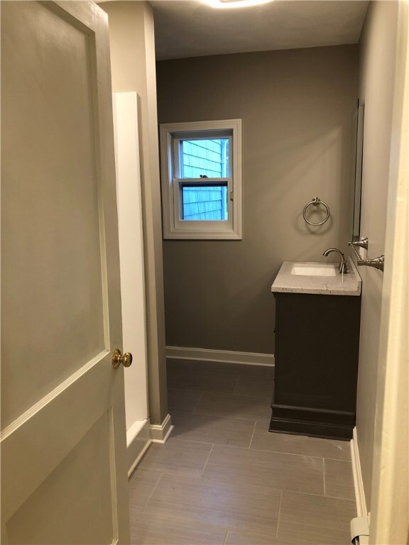 119 Simmonsville Ave, Johnston, RI 02919 - photo 3