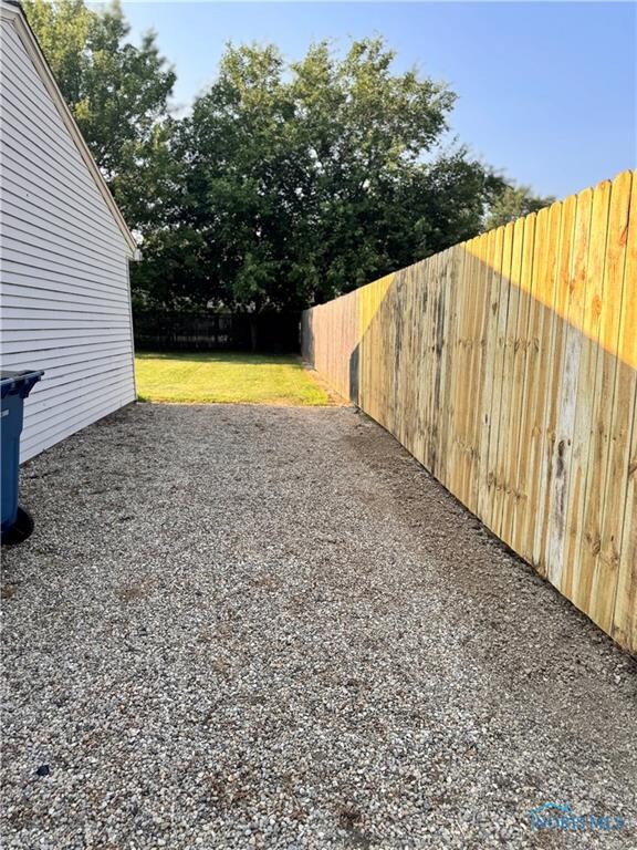 1019 E Wilson St, Bryan, OH 43506 - photo 2