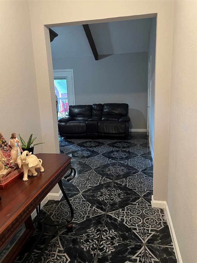 7611 Deadwood Dr, Houston, TX 77040 - photo 3