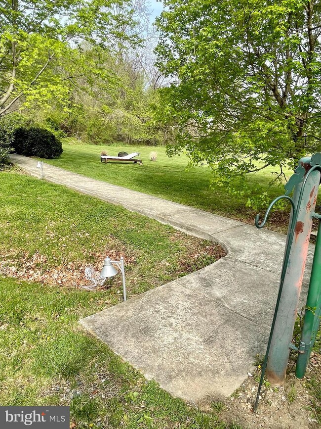 1130 W Central Ave, Davidsonville, MD 21035 - photo 2