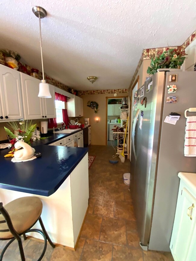 546 10th St NW, Linton, IN 47441 - photo 6