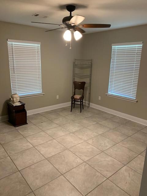 MASTER BDRM / WALK-IN-CLOSET