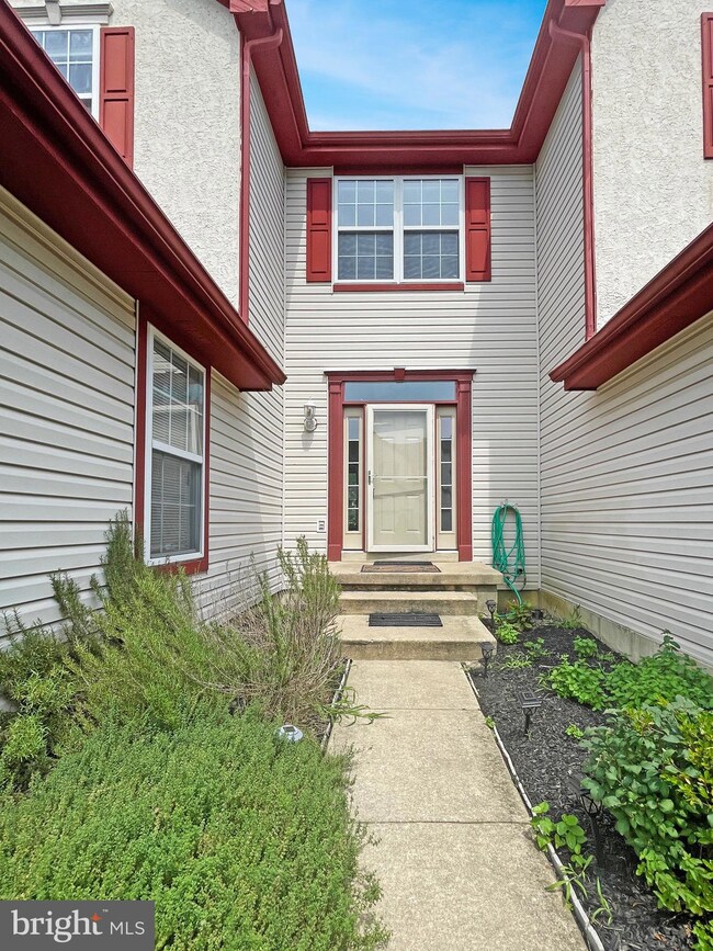 1053 Chanticleer unit C1053, Cherry Hill, NJ 08003 - photo 2