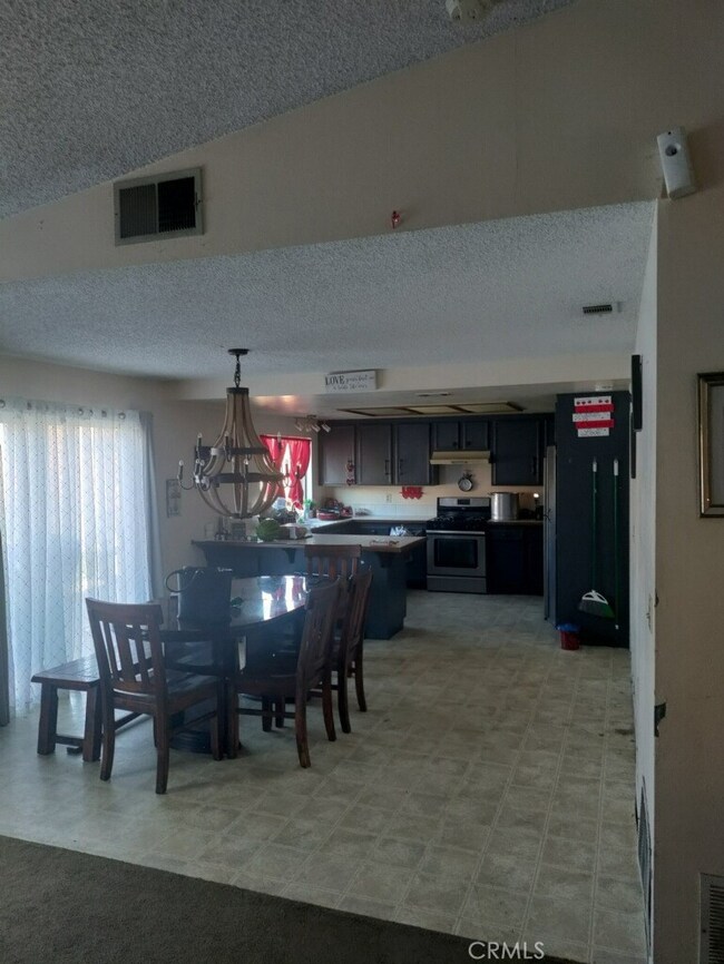 17144 Forest Hills Dr, Victorville, CA 92395 - photo 6