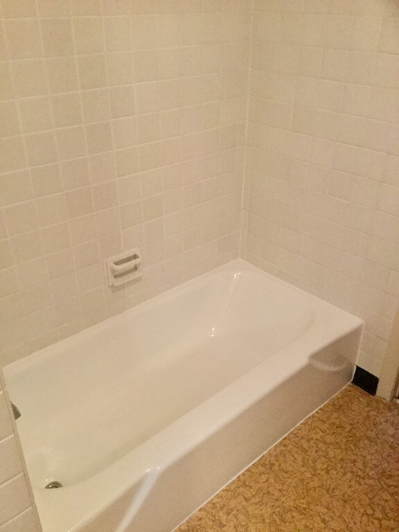 72 Woodland St, Holyoke, MA 01040 - photo 4