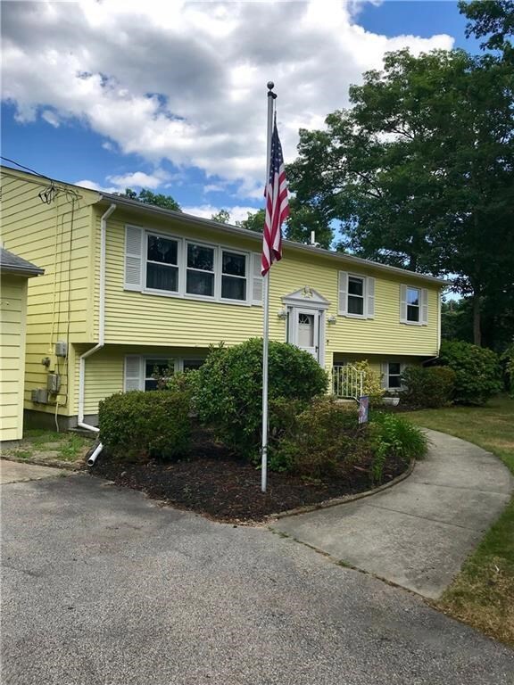 58 Bramble Ln, West Warwick, RI 02893 - photo 2