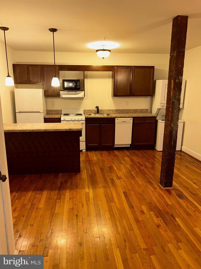 302 N Cameron St unit 204, Winchester, VA 22601 - photo 3