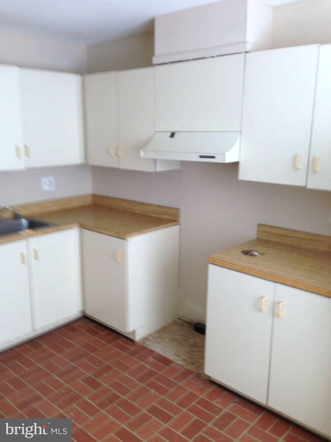 5 Hamlet Dr, Owings Mills, MD 21117 - photo 2