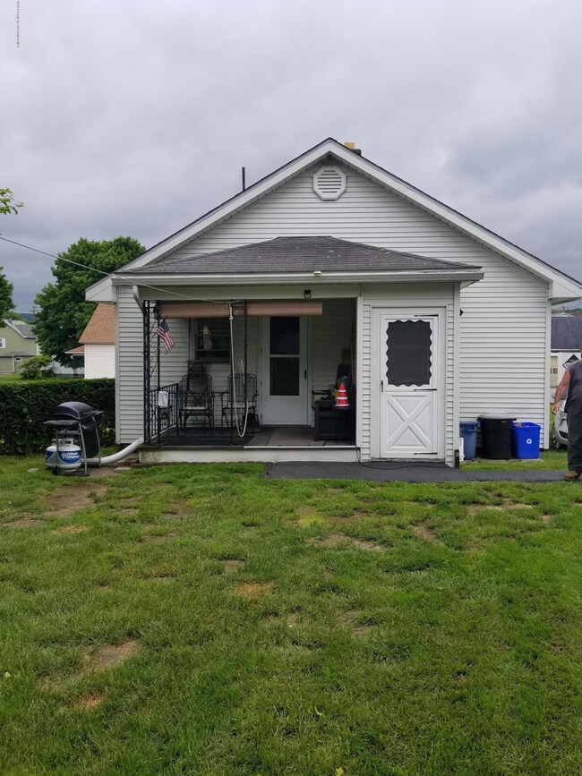 608 Dundaff St, Scranton, PA 18519 - photo 3