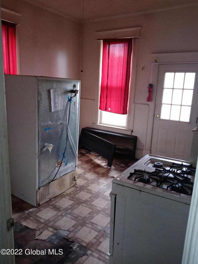 379 Orange St, Albany, NY 12206 - photo 4