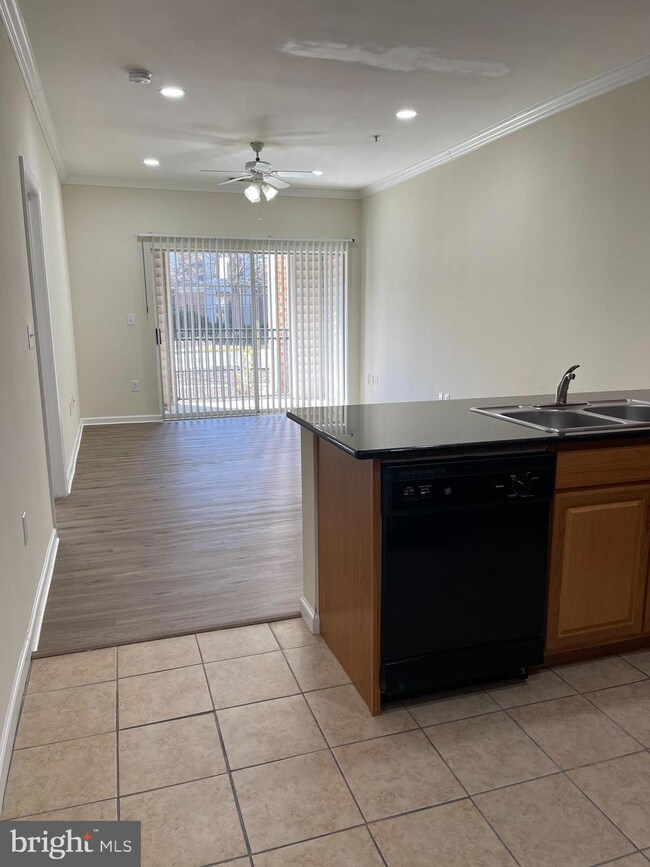 12900 Centre Park Cir unit 106, Herndon, VA 20171 - photo 6