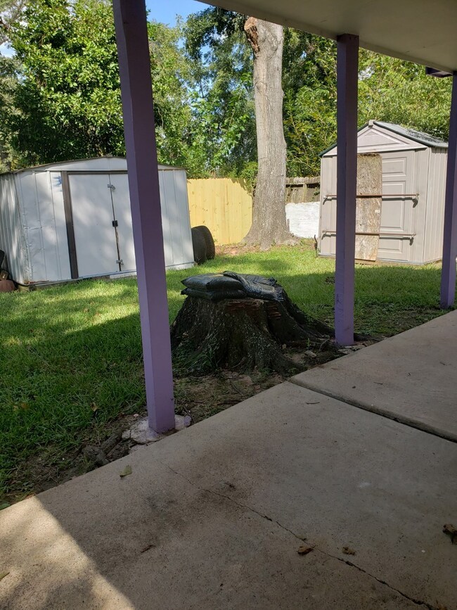 10204 Peachtree St, Houston, TX 77016 - photo 3