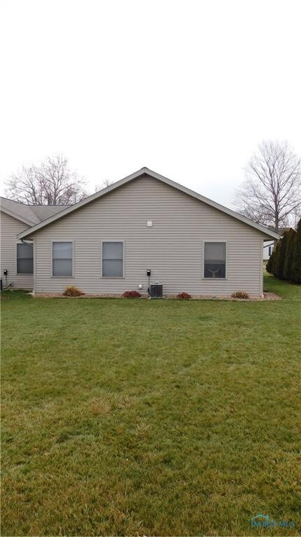 511 Pleasant St, Archbold, OH 43502 - photo 2