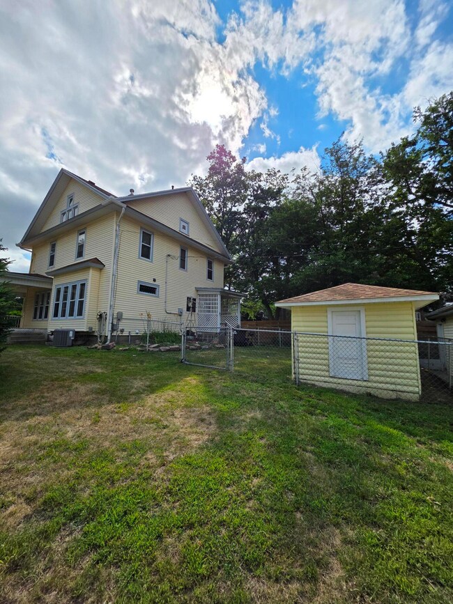 922 University Blvd, Mitchell, SD 57301 - photo 5