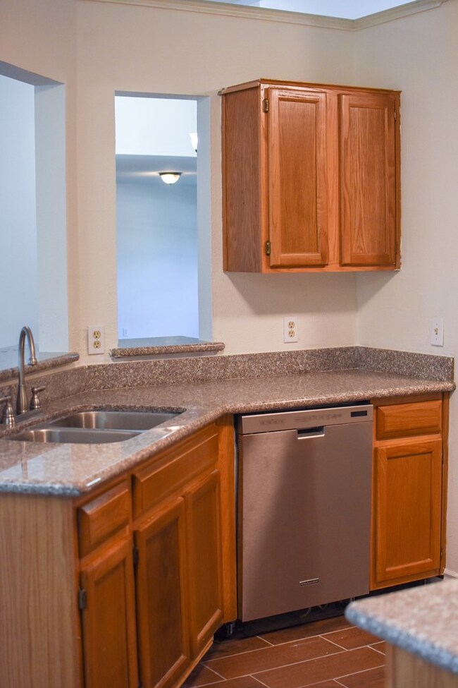 3409 Grennock Ave, Bay City, TX 77414 - photo 4