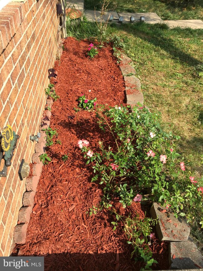 9306 Cross Timbers Ct, Laurel, MD 20723 - photo 2