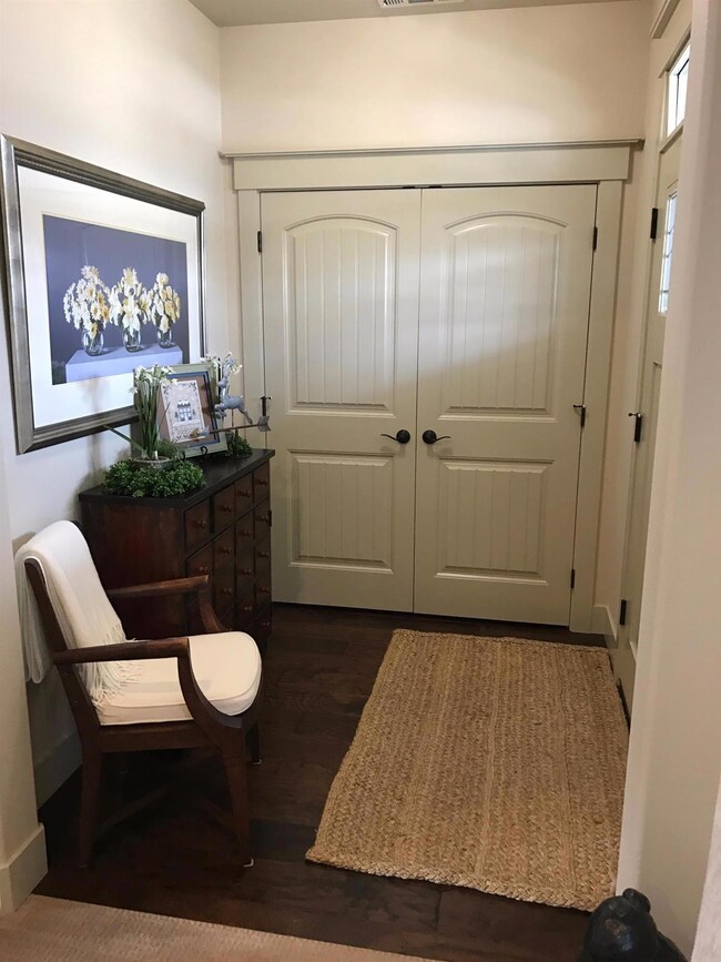 545 Bridge Creek Dr, Central Point, OR 97502 - photo 3