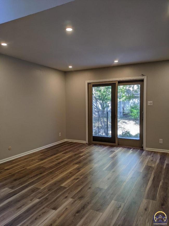 43 SW Pepper Tree Ln, Topeka, KS 66611 - photo 7