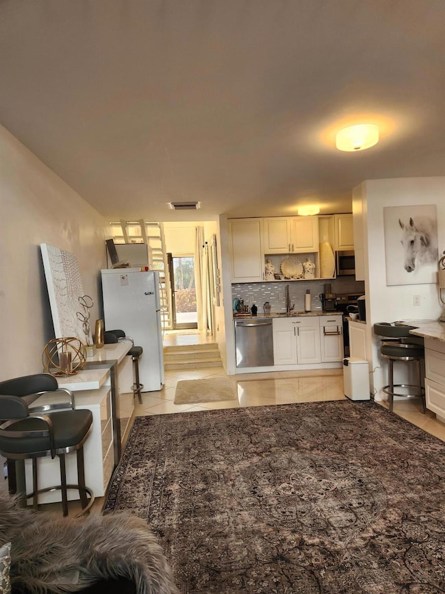 Mayfair House West unit 43, Palm Beach, FL 33480 - photo 3