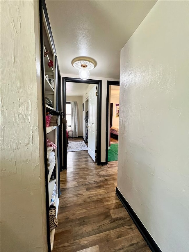 922 Robin Rd, Blackwell, OK 74631 - photo 5