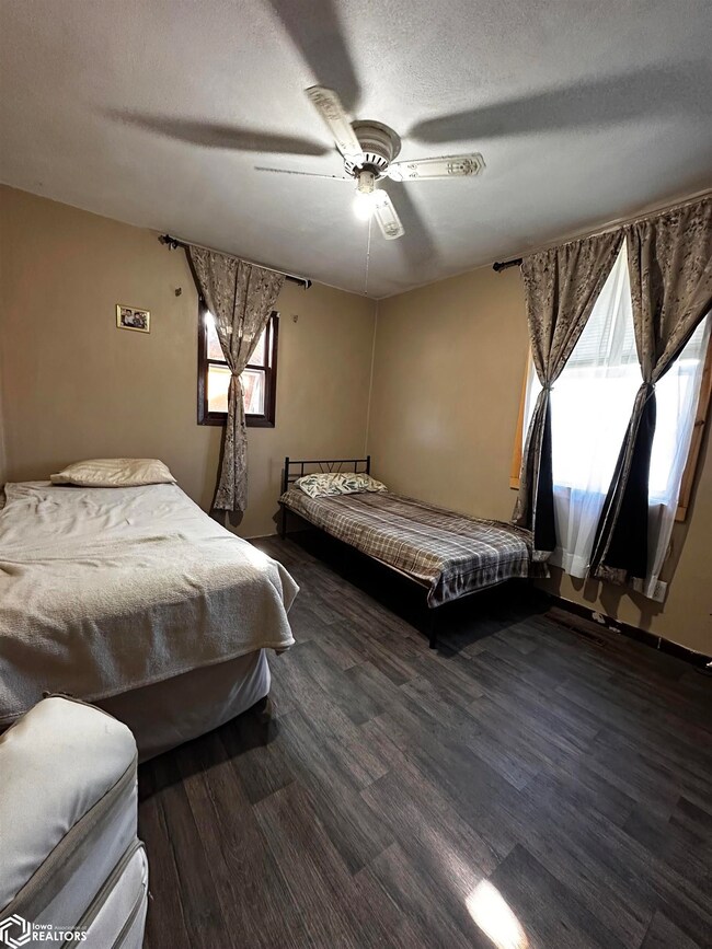 106 N 8th Ave, Marshalltown, IA 50158 - photo 7