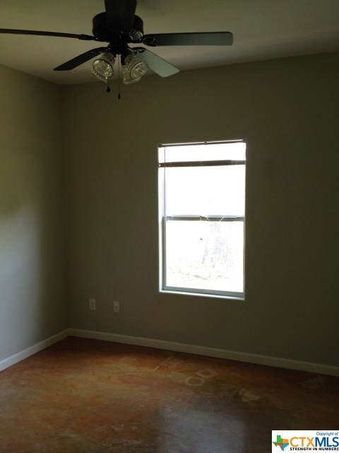 611 Valley St, San Marcos, TX 78666 - photo 3