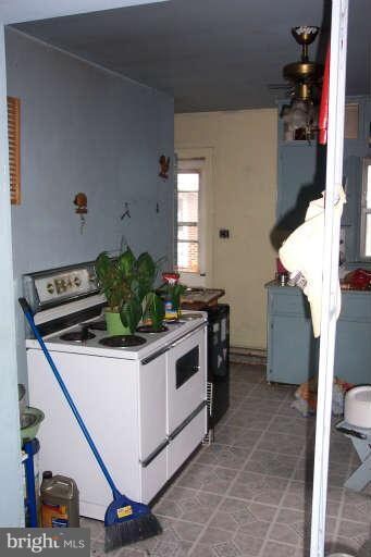 320 Commerce St, Waynesboro, PA 17268 - photo 4