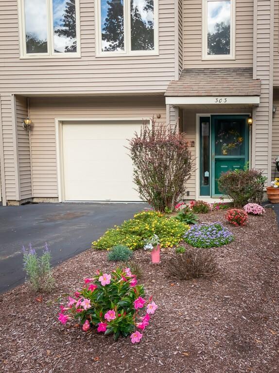 303 Holley Ln, Woonsocket, RI 02895 - photo 4