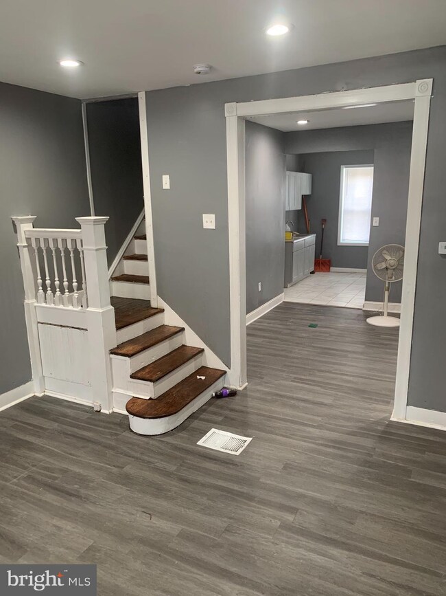 26 Leonard Ave, Camden, NJ 08105 - photo 2