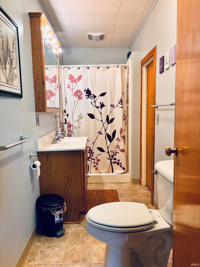 523 S Oak St, Bluffton, IN 46714 - photo 7