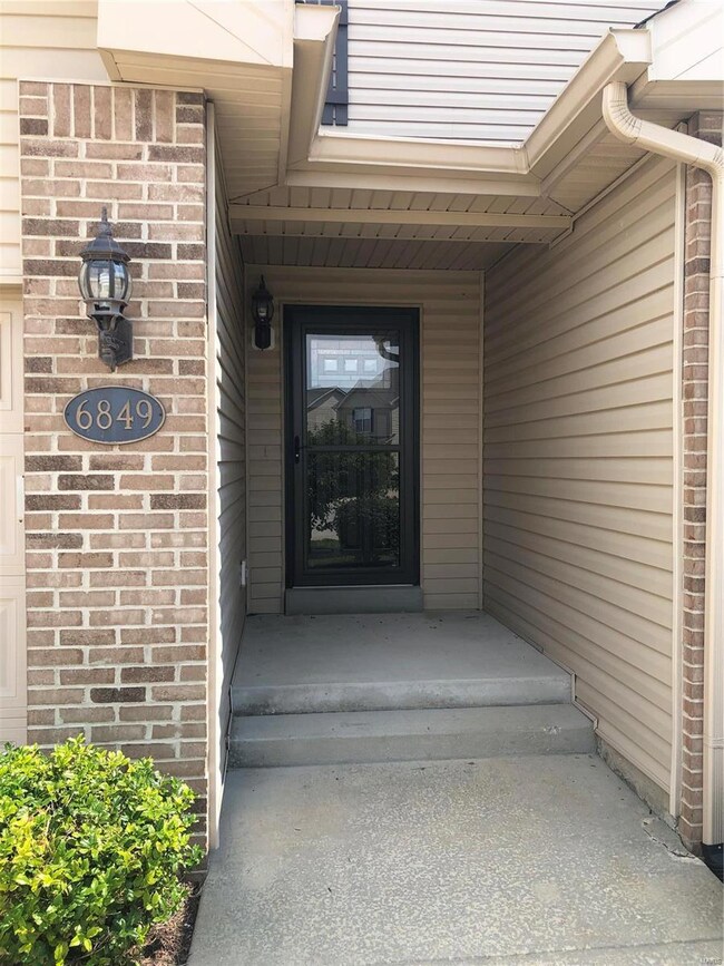 6849 Hampshire Ct, Maryville, IL 62062 - photo 2