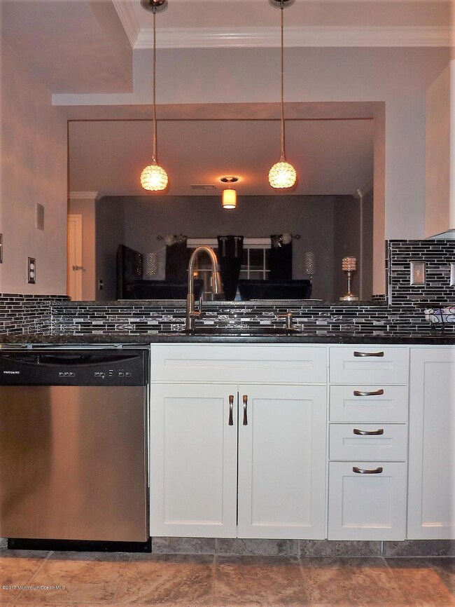 27 Phoenix Ct, Tinton Falls, NJ 07712 - photo 4