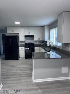 Kitchen w/granite countertops and bar