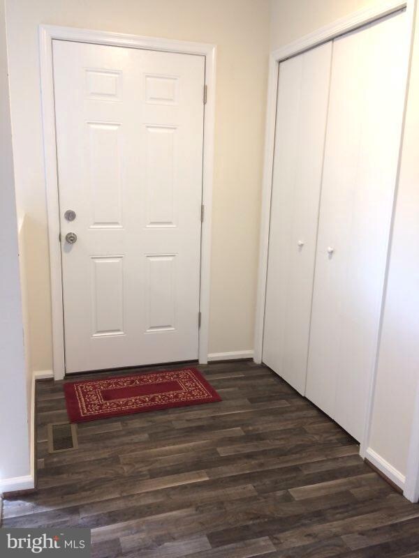 9054 Mcrae Ct, Manassas, VA 20110 - photo 2