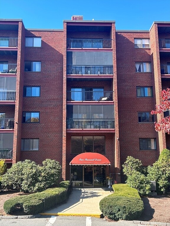 2 Summit Dr unit 63, Reading, MA 01867 - photo 3